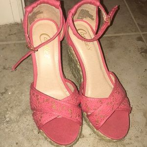 pink wedges